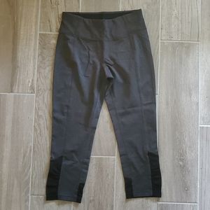 Calvin Klein Size Small Sports Capri Leggings